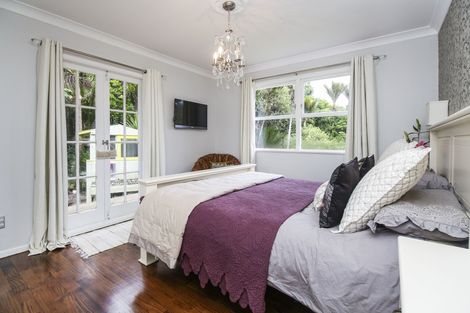 Photo of property in 40 Waima Crescent, Titirangi, Auckland, 0604