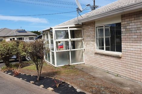 Photo of property in 1/2 Doment Crescent, Orewa, 0931