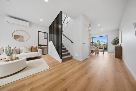 Photo of property in 2e Rangitoto Terrace, Milford, Auckland, 0620