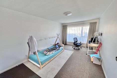 Photo of property in 2/42 Blacklock Avenue, Henderson, Auckland, 0612