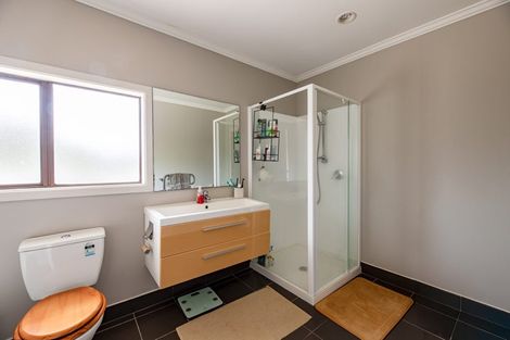 Photo of property in 17 Margan Avenue, New Lynn, Auckland, 0600