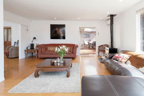 Photo of property in 12 Advene Road, Cockle Bay, Auckland, 2014