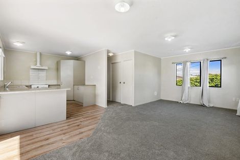 Photo of property in 199 Chivalry Road, Glenfield, Auckland, 0629
