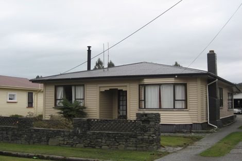 Photo of property in 32 Inverness Street, Dunollie, Runanga, 7803