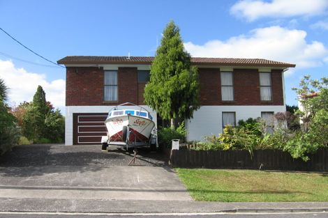 Photo of property in 2/27 Bevyn Street, Castor Bay, Auckland, 0620