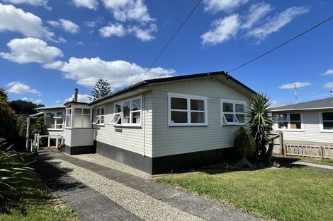 Photo of property in 24 Huruhuru Road, Massey, Auckland, 0614