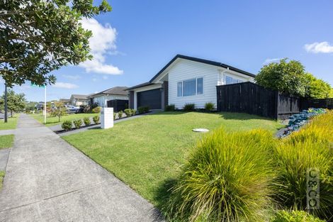 Photo of property in 77a Pohutukawa Parade, Riverhead, 0820