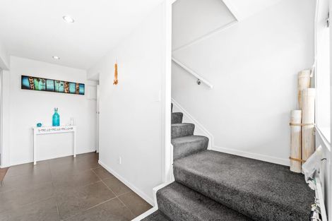 Photo of property in 19b Albatross Road, Red Beach, 0932