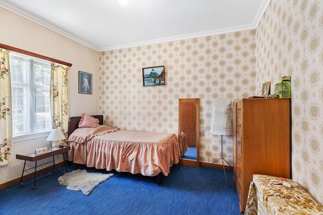 Photo of property in 181 Houghton Bay Road, Houghton Bay, Wellington, 6023