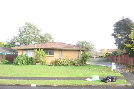 Photo of property in 2/4 Jillteresa Crescent, Half Moon Bay, Auckland, 2012