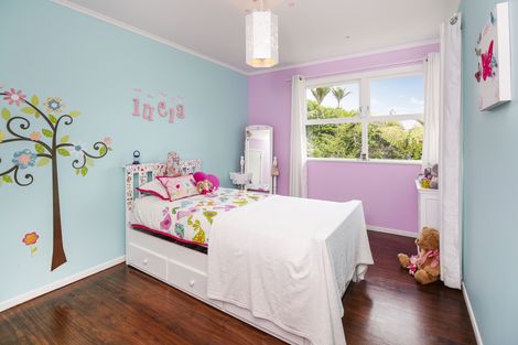 Photo of property in 40 Waima Crescent, Titirangi, Auckland, 0604