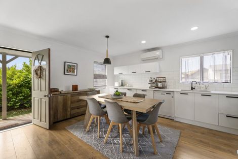 Photo of property in 19 Solomon Street, Brookfield, Tauranga, 3110