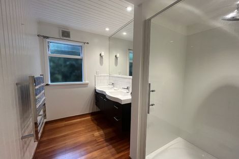 Photo of property in 34 Nikau Street, Eastbourne, Lower Hutt, 5013