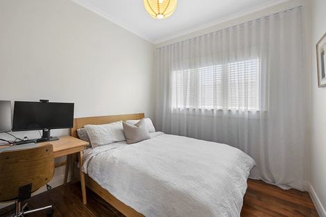 Photo of property in 66 Paynters Avenue, Strandon, New Plymouth, 4312