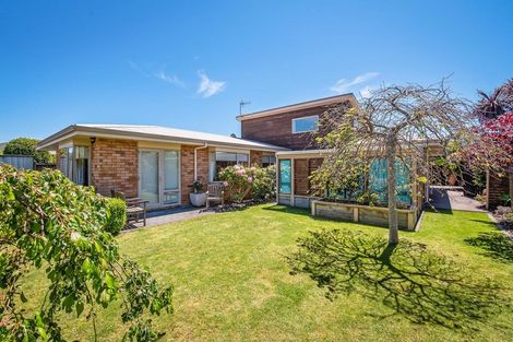 Photo of property in 26 Gandalf Crescent, Paraparaumu, 5032