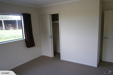 Photo of property in 581 Waitara Road, Huirangi, New Plymouth, 4373