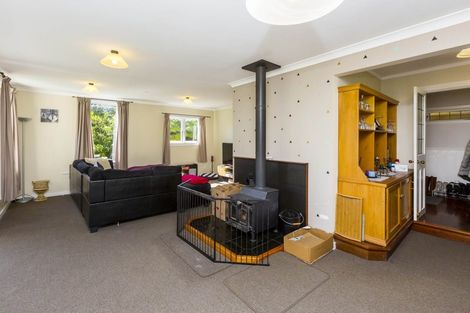 Photo of property in 62 Wyndham Road, Pinehaven, Upper Hutt, 5019