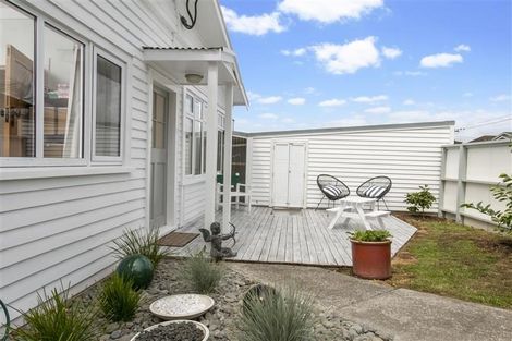 Photo of property in 10 Westmere Crescent, Westmere, Auckland, 1022