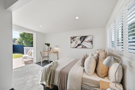 Photo of property in 42a Old Lake Road, Narrow Neck, Auckland, 0624
