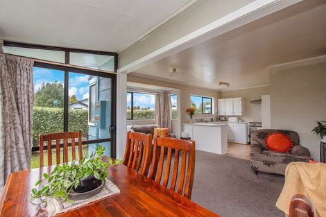 Photo of property in 2 Grayson Avenue, Mangakakahi, Rotorua, 3015