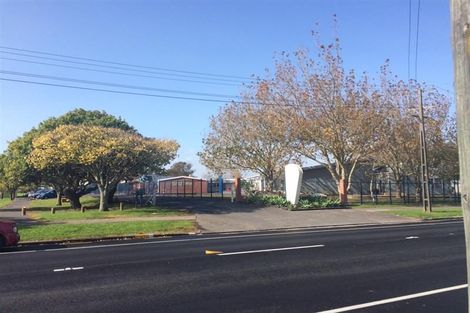 Photo of property in 33 Gossamer Drive, Pakuranga Heights, Auckland, 2010