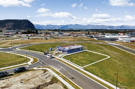 Photo of property in 42 Doug Ledgerwood Drive, Wanaka, 9305