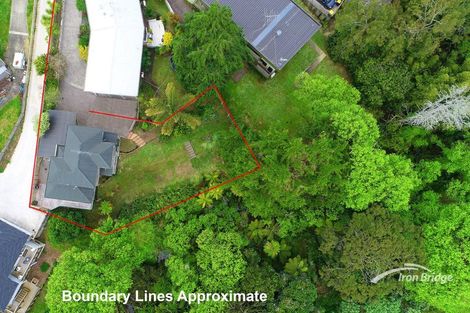 Photo of property in 2/8 Fuchsia Place, Birkdale, Auckland, 0626