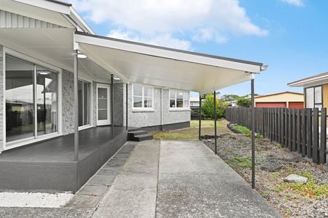 Photo of property in 10 Bremridge Place, Melville, Hamilton, 3206