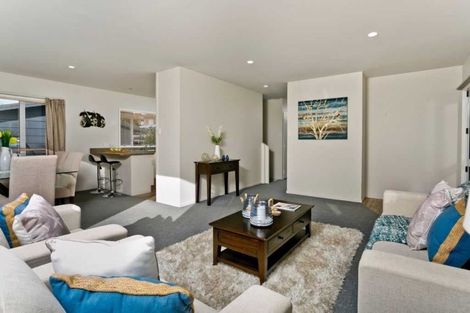 Photo of property in 12a Montgomery Avenue, Rothesay Bay, Auckland, 0630