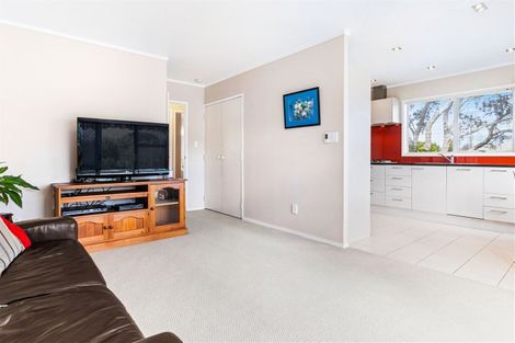 Photo of property in 28 Faith Bullock Place, New Lynn, Auckland, 0600