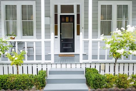 Photo of property in 107 Shakespeare Road, Bluff Hill, Napier, 4110