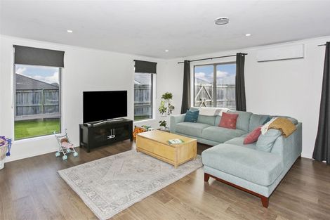 Photo of property in 19 Glennron Lane, Waiuku, 2123