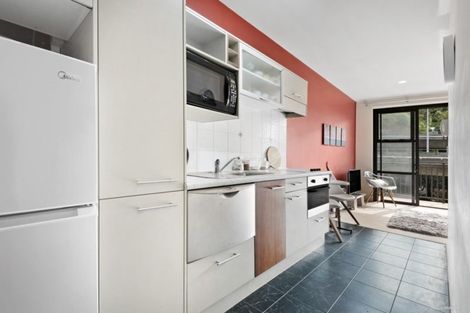 Photo of property in Atrium Towers, 1n/154 The Terrace, Wellington Central, Wellington, 6011