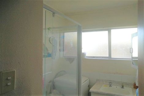 Photo of property in 17a Covil Avenue, Te Atatu South, Auckland, 0610