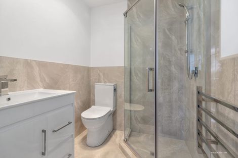 Photo of property in 27 Stitchbird Crescent, Papakura, 2110