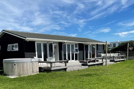 Photo of property in 107 Karewa Parade, Papamoa Beach, Papamoa, 3118