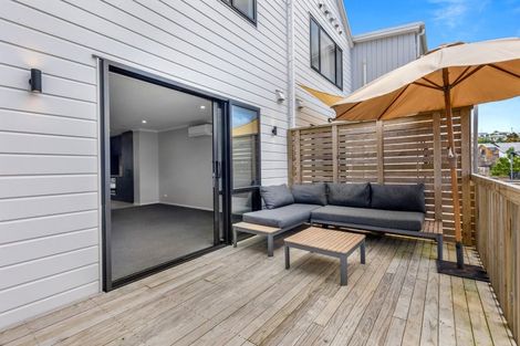 Photo of property in 21 Seafarer Crescent, Stanmore Bay, Whangaparaoa, 0932