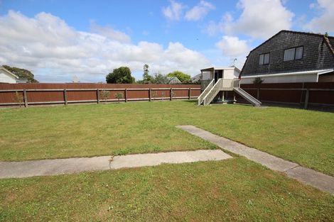 Photo of property in 2 Bristol Crescent, Roslyn, Palmerston North, 4414