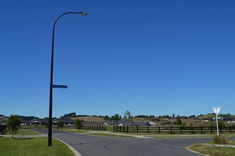 Photo of property in 21 Te Ara Aukati Terrace, Pokeno, 2471