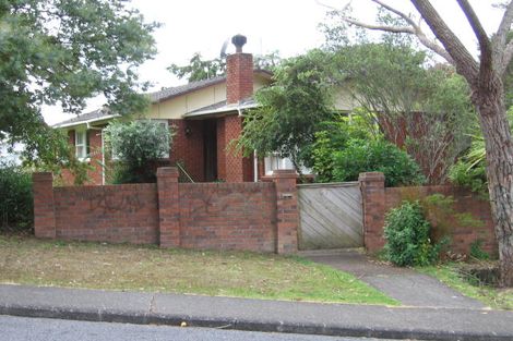 Photo of property in 57 Castleford Street, Green Bay, Auckland, 0604