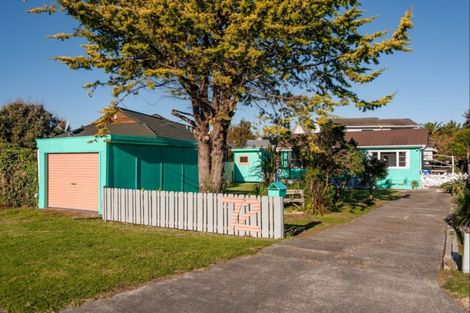 Photo of property in 72 Ocean Road, Paraparaumu Beach, Paraparaumu, 5032