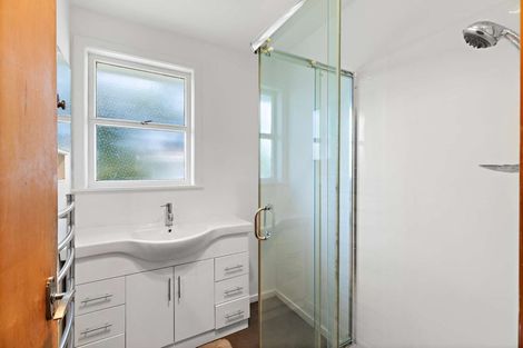 Photo of property in 21 Kuaka Place, New Lynn, Auckland, 0600