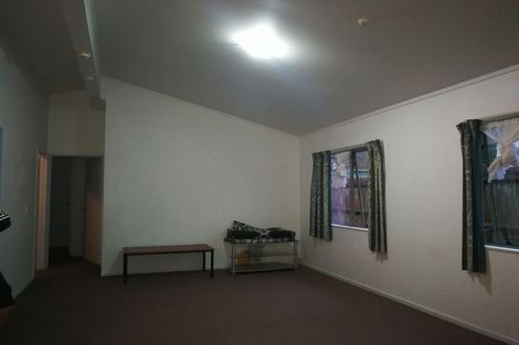 Photo of property in 9 Silverstone Place, Henderson, Auckland, 0612