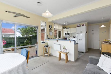Photo of property in 62 Royal Crescent, Saint Kilda, Dunedin, 9012