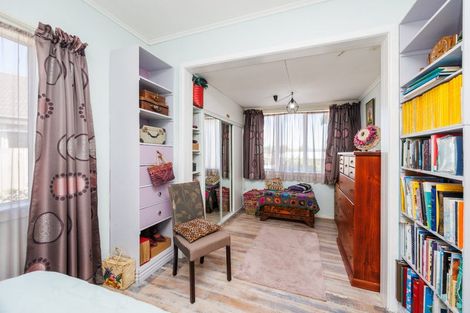 Photo of property in 25 Dahlstrom Grove, Kelvin Grove, Palmerston North, 4414