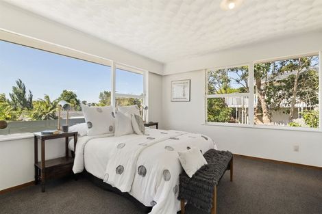 Photo of property in 33 Weatherly Road, Torbay, Auckland, 0630