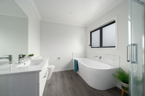 Photo of property in 140 Jamaica Drive, Grenada North, Wellington, 5028