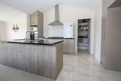 Photo of property in 14 Teatree Close, Huntington, Hamilton, 3210