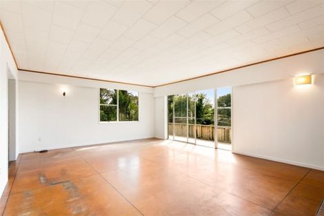 Photo of property in 5 Bush Road, Waiatarua, Auckland, 0604