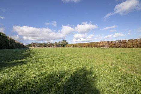 Photo of property in 138 Taupaki Road, Taupaki, 0782